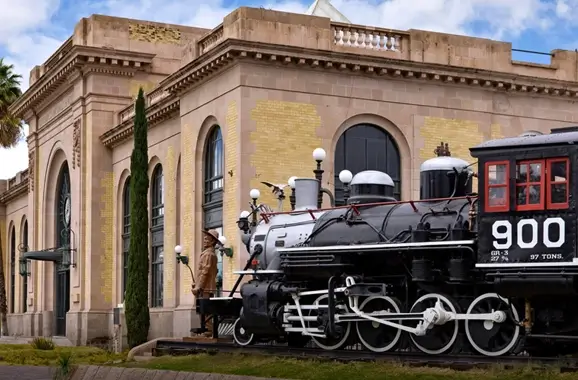 antigua estaci�n de ferrocarril en durango