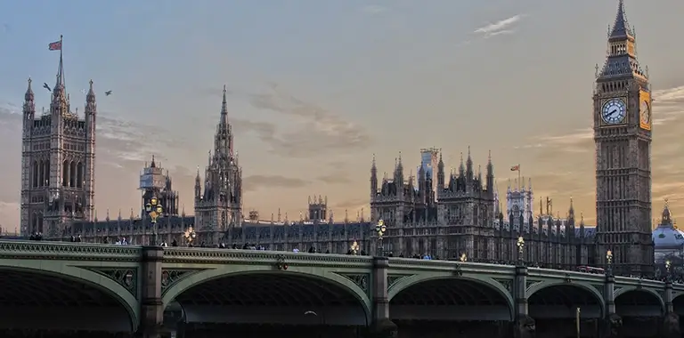 puente westminster junto al big ben en londres