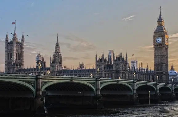 puente westminster junto al big ben en londres