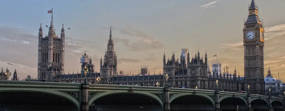 puente westminster junto al big ben en londres