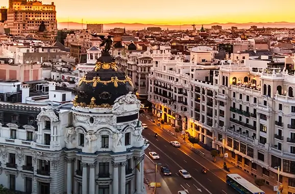 edificio metr�polis en la calle gran villa de madrid