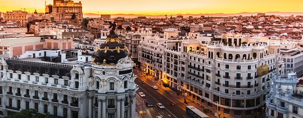 edificio metr�polis en la calle gran villa de madrid