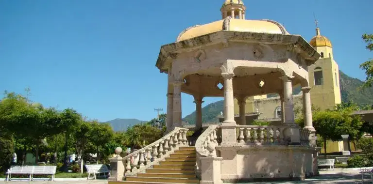 jard�n principal en minatitl�n