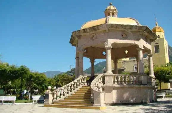 jard�n principal en minatitl�n