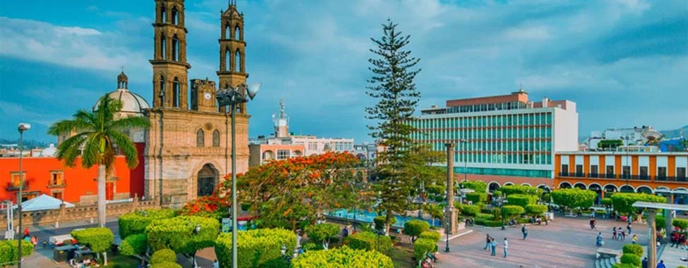 catedral de tepic en la plaza principal