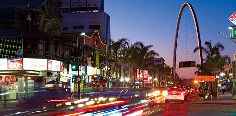 arco reloj monumental en tijuana