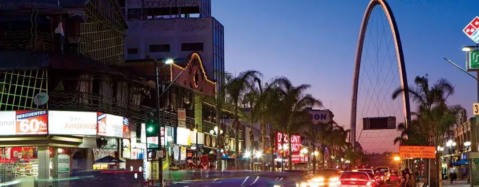 arco reloj monumental en tijuana