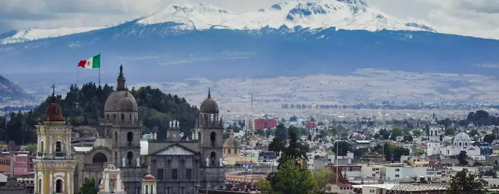 vista a�rea de la catedral y nevado de toluca